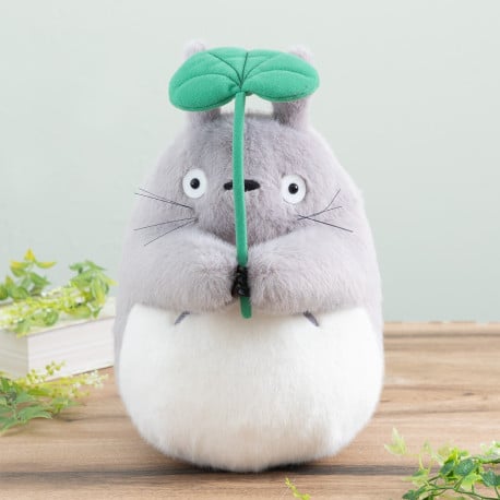 Dondoko Totoro gris avec feuille M 19.5×30.5×30.5cm